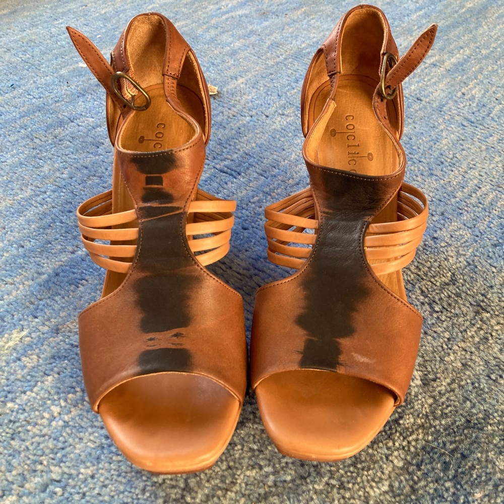 Coclico 37.5 heels. Leather and wood.